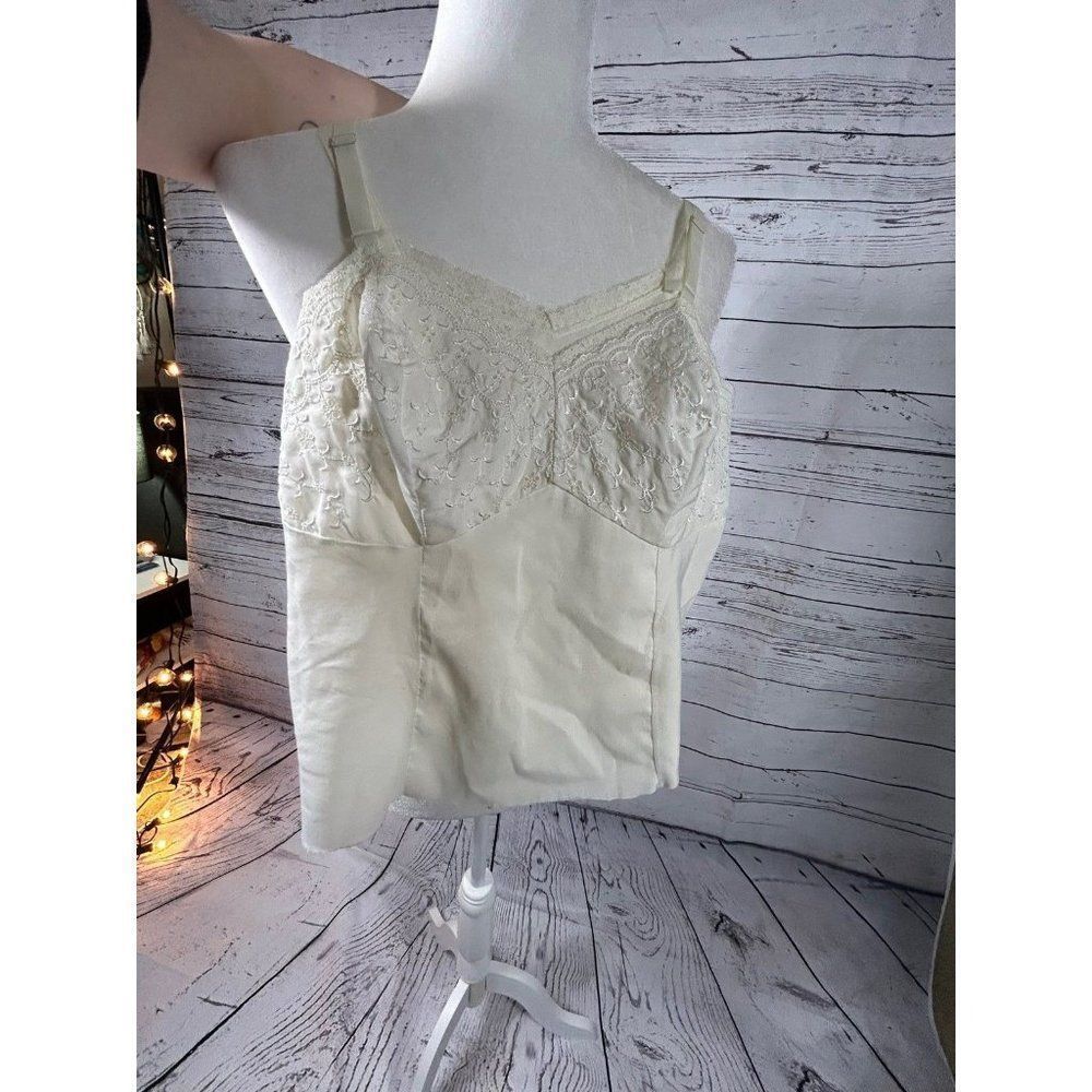 Vintage Gossard Artemis Women's White Embroidery Sleepwear Camisole Top Size 36